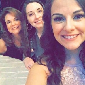 Meet your Posher, Leslie